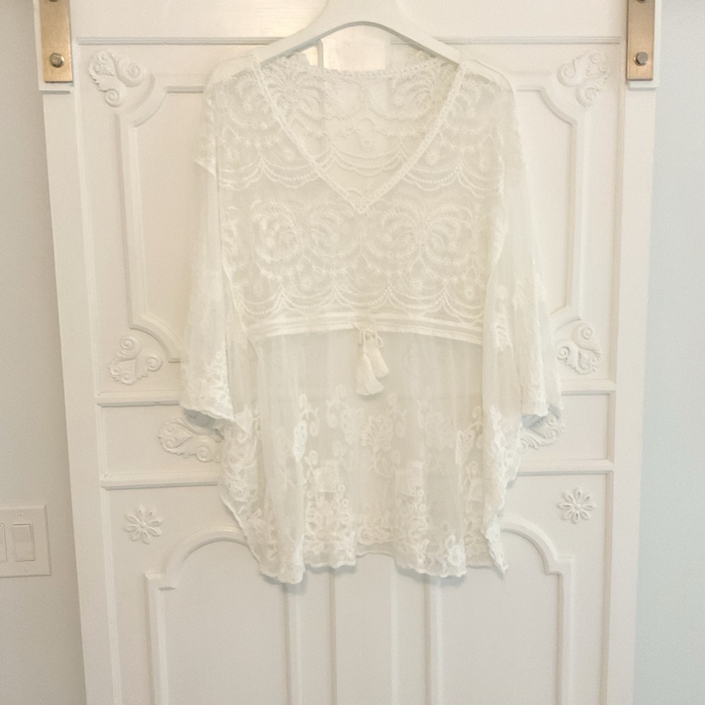 Chic White Lace Women's Tunic